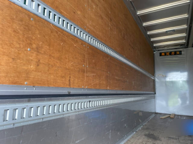 いすゞフォワードアルミウイング中型（4t）[写真06]