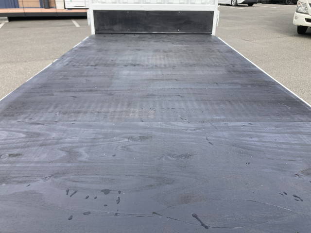 三菱ふそうキャンター平ボディ小型（2t・3t）[写真13]