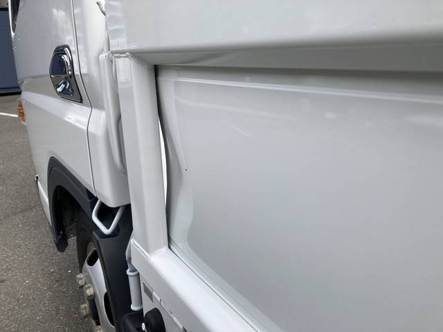 三菱ふそうキャンター平ボディ小型（2t・3t）[写真15]