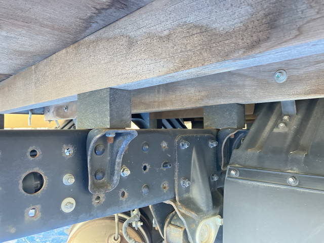 三菱ふそうキャンター平ボディ小型（2t・3t）[写真24]