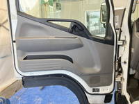 三菱ふそうキャンター平ボディ小型（2t・3t）[写真28]