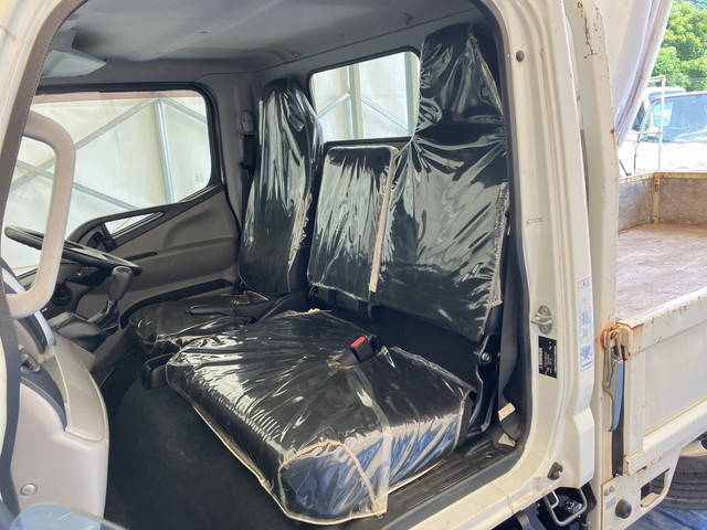三菱ふそうキャンター平ボディ小型（2t・3t）[写真30]