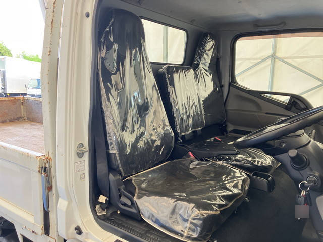 三菱ふそうキャンター平ボディ小型（2t・3t）[写真31]