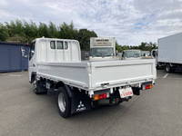 三菱ふそうキャンター平ボディ小型（2t・3t）[写真04]