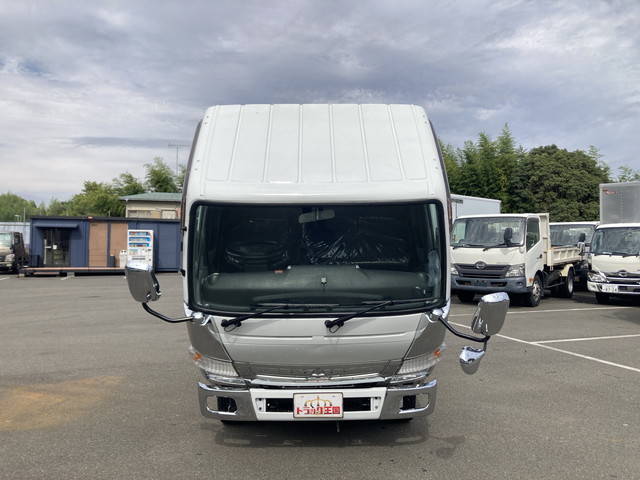 三菱ふそうキャンター平ボディ小型（2t・3t）[写真08]