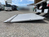 三菱ふそうキャンターアルミバン小型（2t・3t）[写真16]