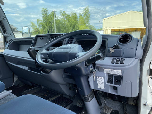 三菱ふそうキャンターアルミバン小型（2t・3t）[写真31]