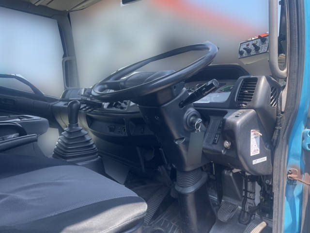 日野レンジャーパッカー車（塵芥車）増トン（6t・8t）[写真32]