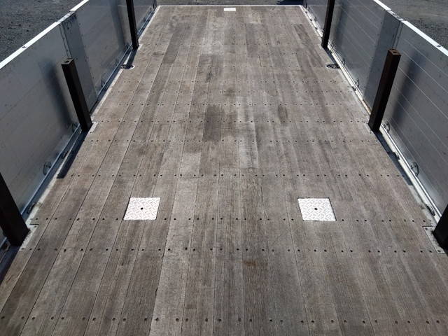 日野レンジャーアルミブロック中型（4t）[写真11]