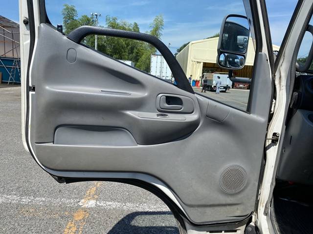 トヨタダイナ平ボディ小型（2t・3t）[写真28]