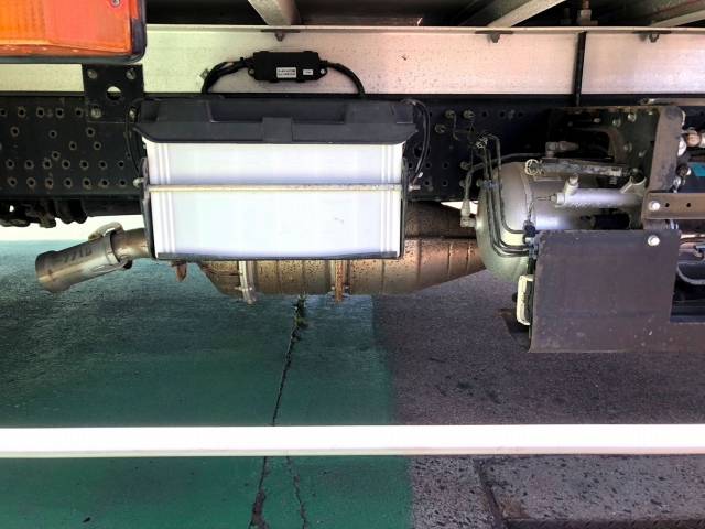 いすゞフォワード冷凍車（冷蔵車）中型（4t）[写真16]