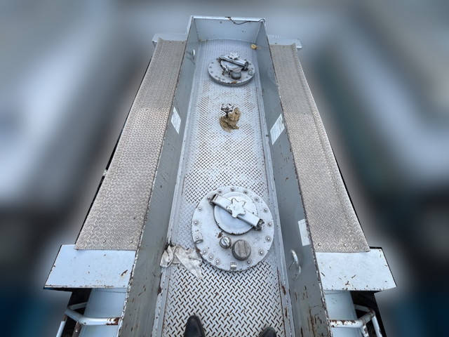 いすゞフォワードタンク車（タンクローリー）中型（4t）[写真06]