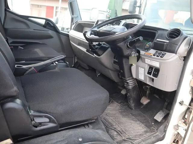 三菱ふそうキャンタークレーン5段小型（2t・3t）[写真28]