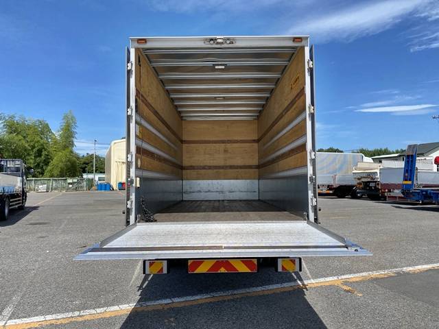 いすゞエルフアルミバン小型（2t・3t）[写真10]