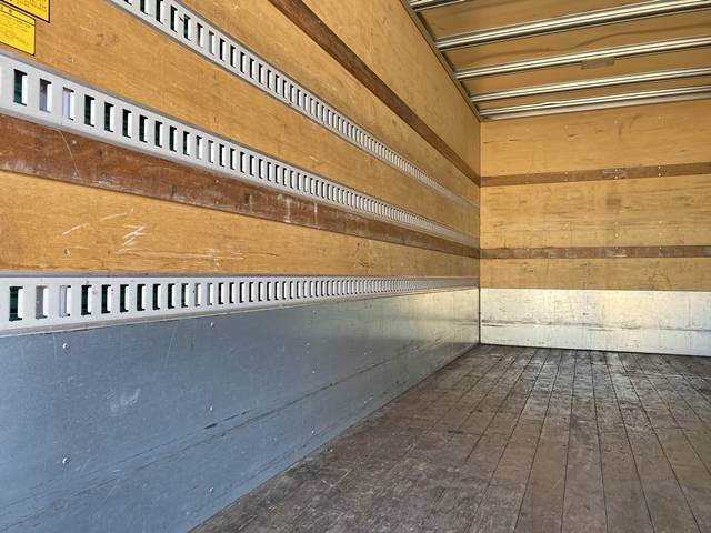 いすゞエルフアルミバン小型（2t・3t）[写真13]