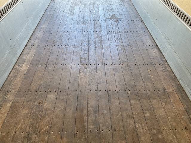 いすゞエルフアルミバン小型（2t・3t）[写真16]