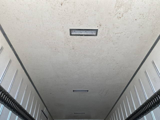 いすゞエルフ冷凍車（冷蔵車）小型（2t・3t）[写真16]