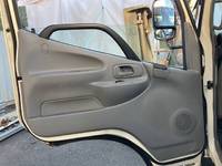 日野デュトロアルミバン小型（2t・3t）[写真27]