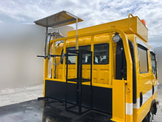 いすゞエルフ道路作業車小型（2t・3t）[写真15]