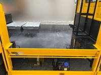 いすゞエルフ道路作業車小型（2t・3t）[写真16]