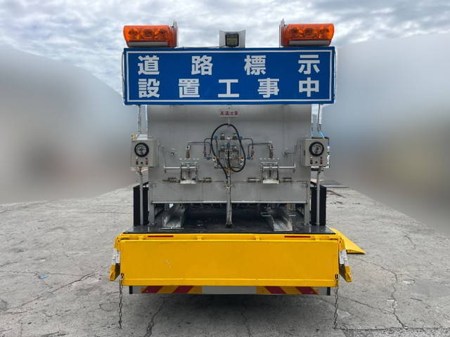 いすゞエルフ道路作業車小型（2t・3t）[写真09]