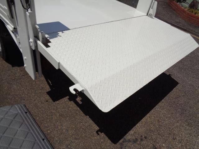 日野デュトロ平ボディ小型（2t・3t）[写真17]