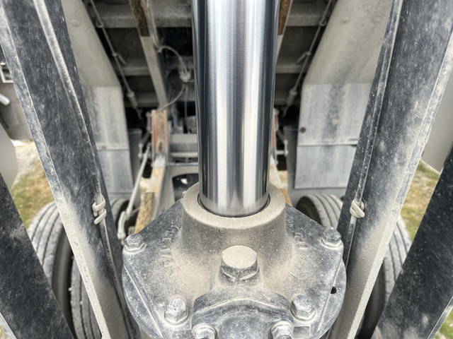 いすゞギガダンプ大型（10t）[写真13]