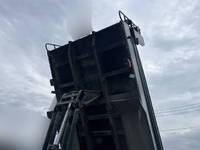 いすゞギガダンプ大型（10t）[写真09]