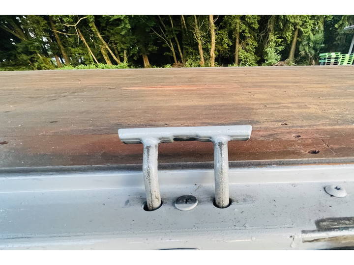 いすゞギガアルミウイング大型（10t）[写真16]