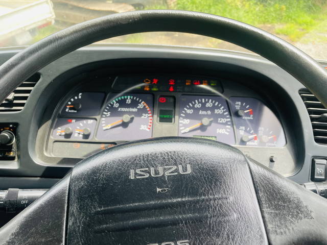 いすゞギガアルミウイング大型（10t）[写真27]