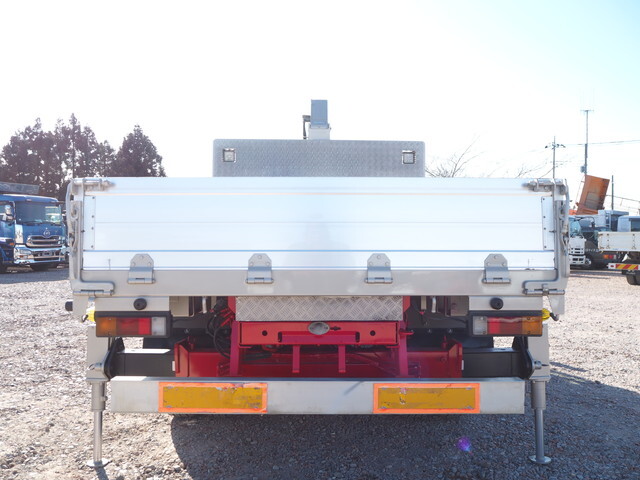 三菱ふそうキャンター平ボディ小型（2t・3t）[写真06]