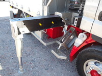 三菱ふそうキャンター平ボディ小型（2t・3t）[写真10]