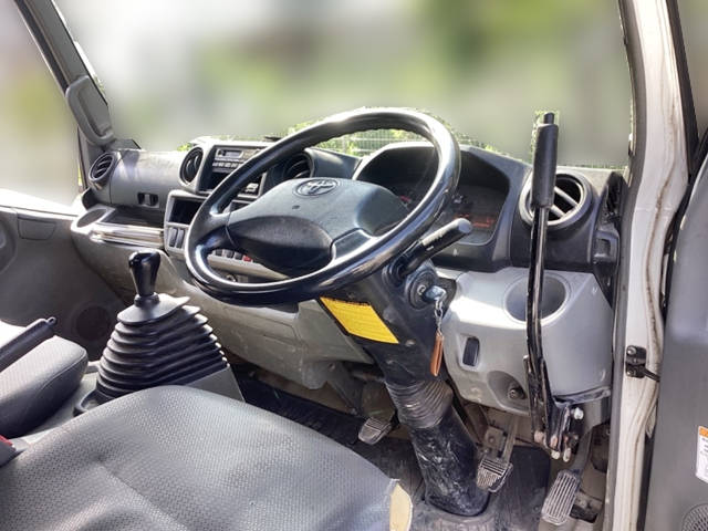 トヨタトヨエースダンプ小型（2t・3t）[写真16]