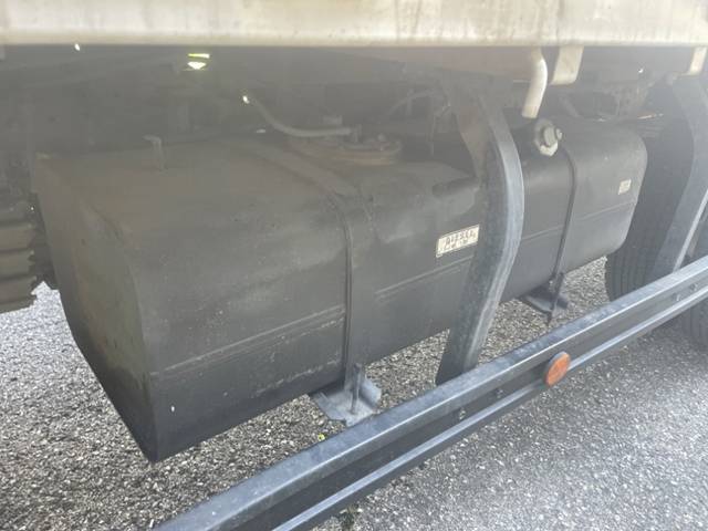 三菱ふそうキャンター平ボディ小型（2t・3t）[写真13]