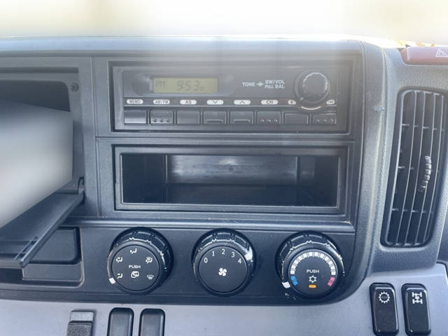 三菱ふそうキャンター平ボディ小型（2t・3t）[写真33]