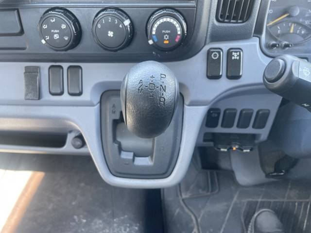 三菱ふそうキャンター平ボディ小型（2t・3t）[写真34]