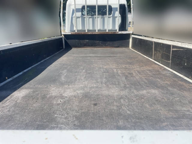 三菱ふそうキャンター平ボディ小型（2t・3t）[写真06]