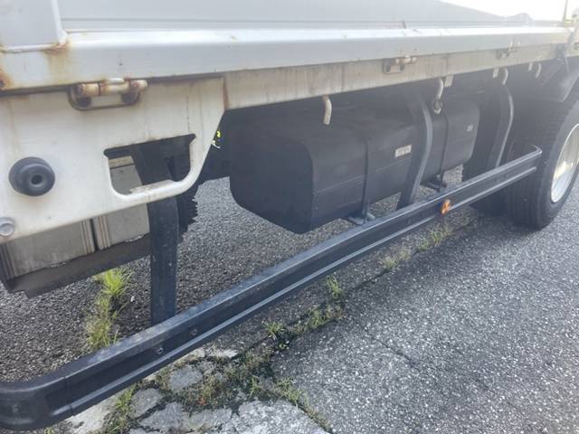 三菱ふそうキャンター平ボディ小型（2t・3t）[写真09]