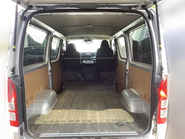 トヨタハイエースバン小型（2t・3t）[写真07]