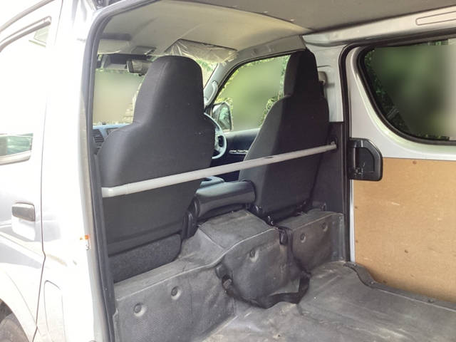 トヨタハイエースバン小型（2t・3t）[写真09]