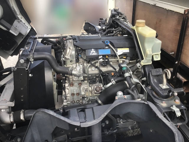 三菱ふそうキャンター平ボディ小型（2t・3t）[写真16]