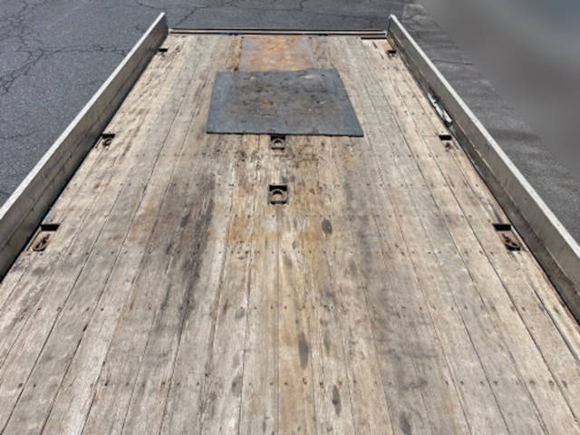 いすゞギガセルフクレーン4段大型（10t）[写真10]