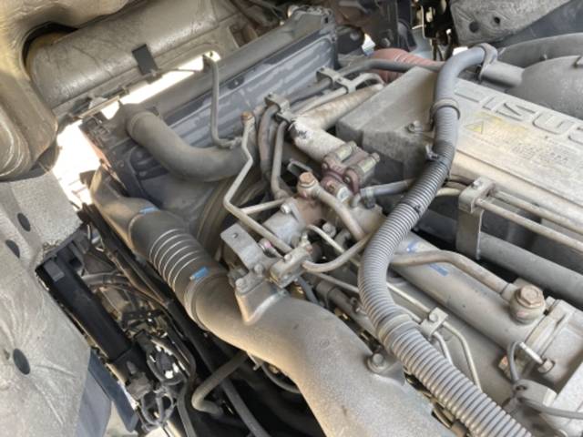 いすゞギガセルフクレーン4段大型（10t）[写真30]