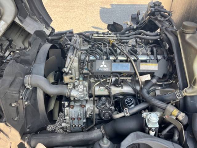 三菱ふそうキャンターアルミバン小型（2t・3t）[写真18]