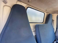 三菱ふそうキャンターアルミバン小型（2t・3t）[写真19]