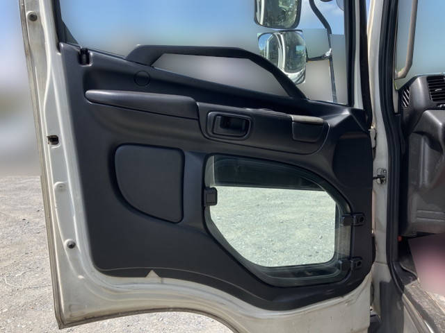 日野レンジャー平ボディ増トン（6t・8t）[写真18]