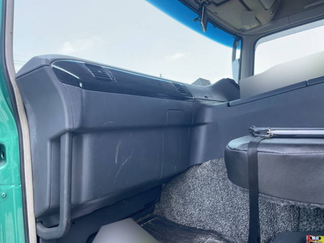 三菱ふそうスーパーグレートクレーン4段大型（10t）[写真32]