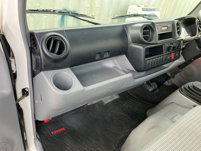 トヨタダイナ平ボディ小型（2t・3t）[写真32]