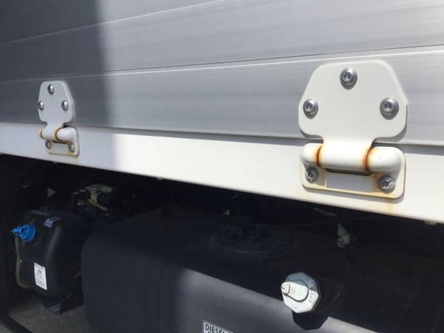 三菱ふそうキャンターアルミウイング小型（2t・3t）[写真15]