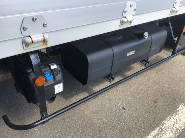 三菱ふそうキャンターアルミウイング小型（2t・3t）[写真16]